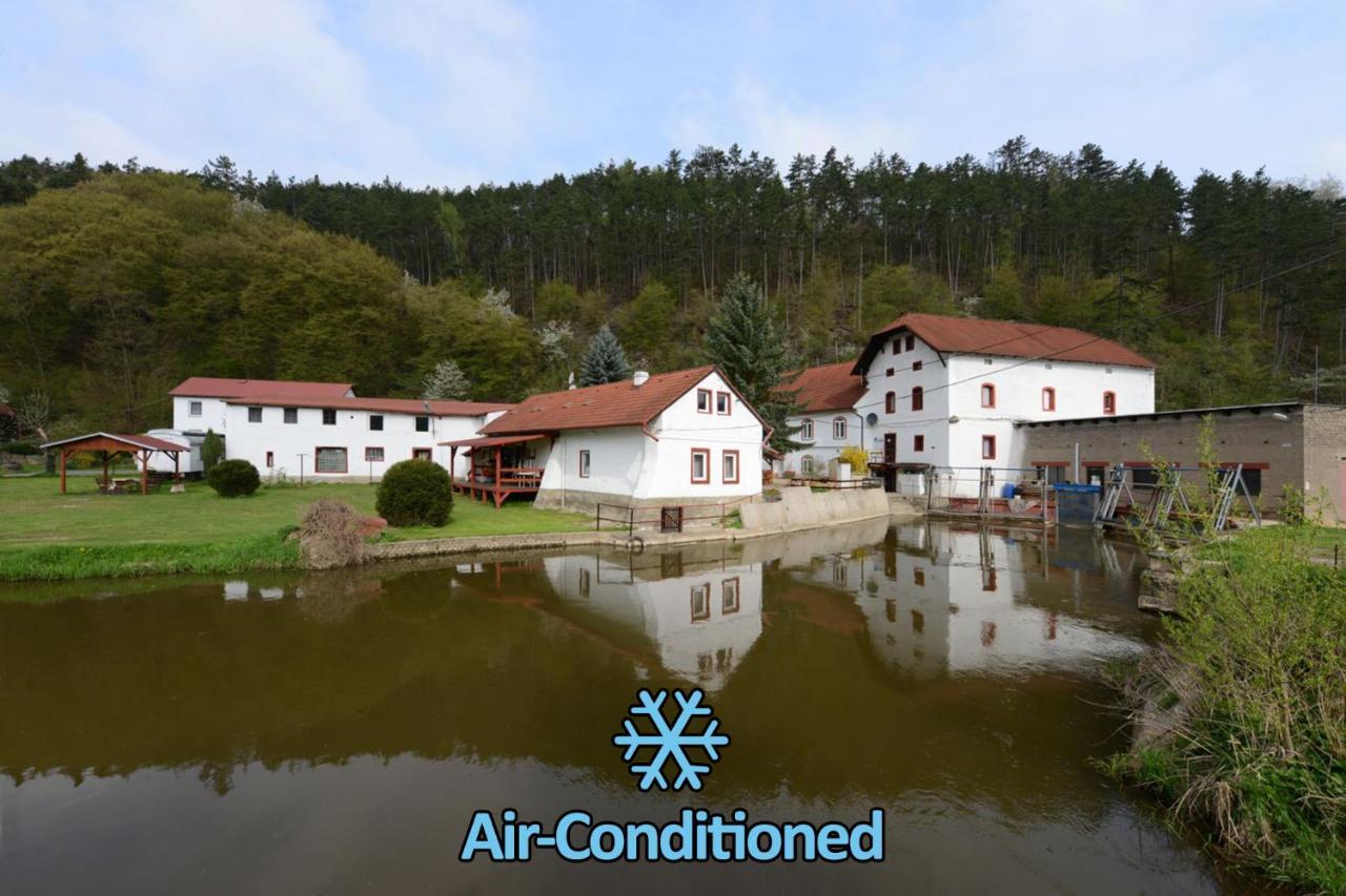 Cechuv Mlyn Apartamento Hrebecniky Exterior foto
